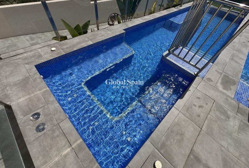 Revente - PENTHOUSE -
ORIHUELA COSTA - VILLAMARTÍN