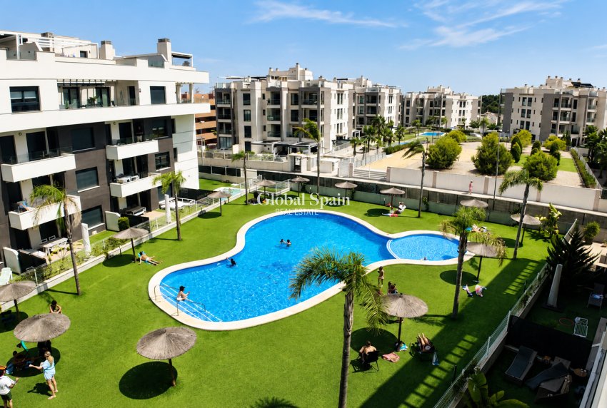 Revente - PENTHOUSE -
ORIHUELA COSTA - VILLAMARTÍN