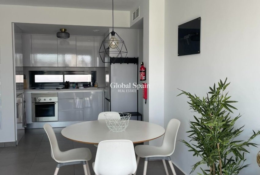 Revente - PENTHOUSE -
ORIHUELA COSTA - VILLAMARTÍN