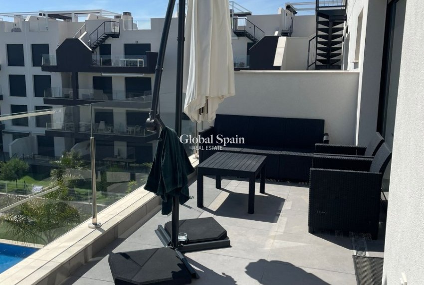 Revente - PENTHOUSE -
ORIHUELA COSTA - VILLAMARTÍN
