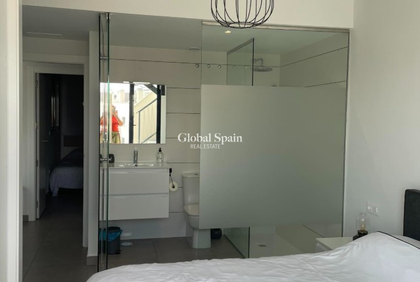 Revente - PENTHOUSE -
ORIHUELA COSTA - VILLAMARTÍN