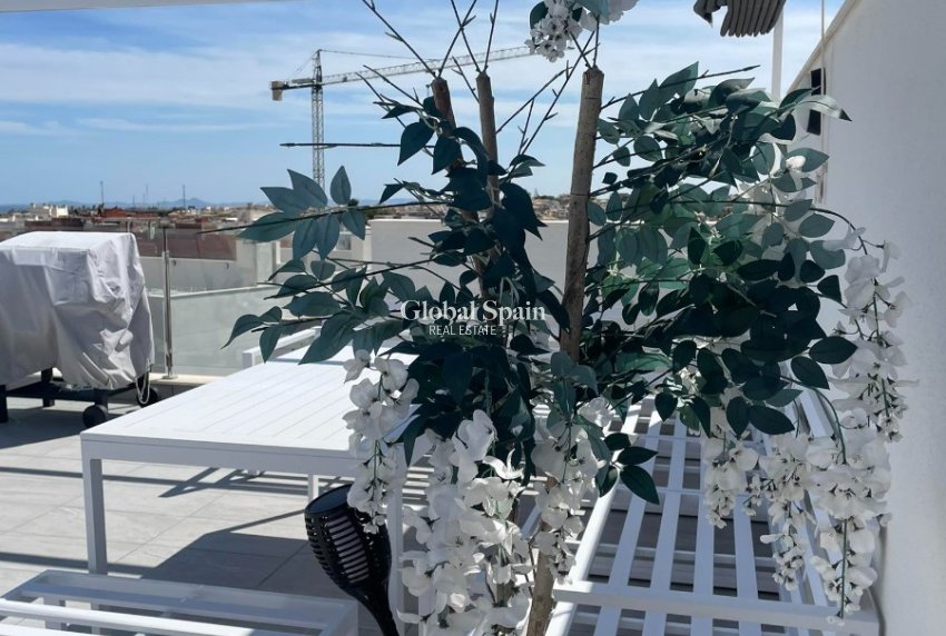 Revente - PENTHOUSE -
ORIHUELA COSTA - VILLAMARTÍN
