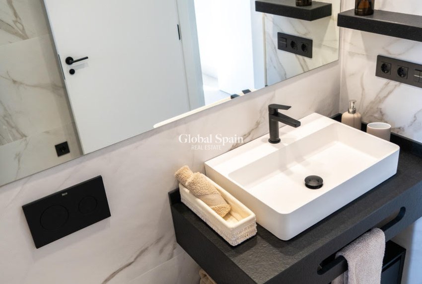 Revente - PENTHOUSE -
ORIHUELA - Inland