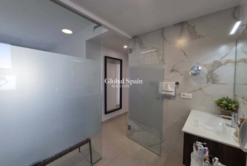 Revente - PENTHOUSE -
ORIHUELA - Inland