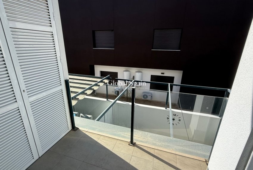 Revente - Penthouse -
PILAR DE LA HORADADA - Costa Blanca Sur