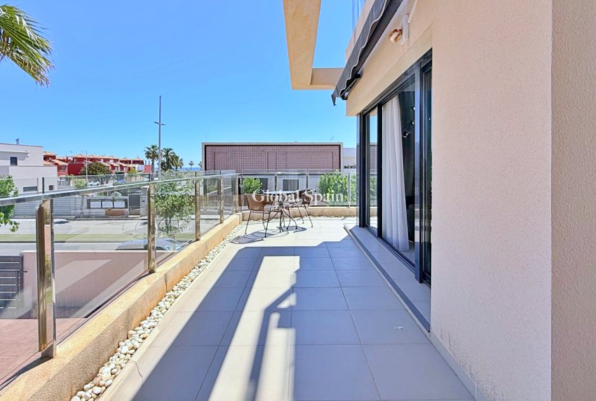 Revente - PENTHOUSE -
PILAR DE LA HORADADA - Costa Blanca