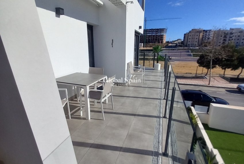 Revente - PENTHOUSE -
SAN MIGUEL DE SALINAS - Costa Blanca