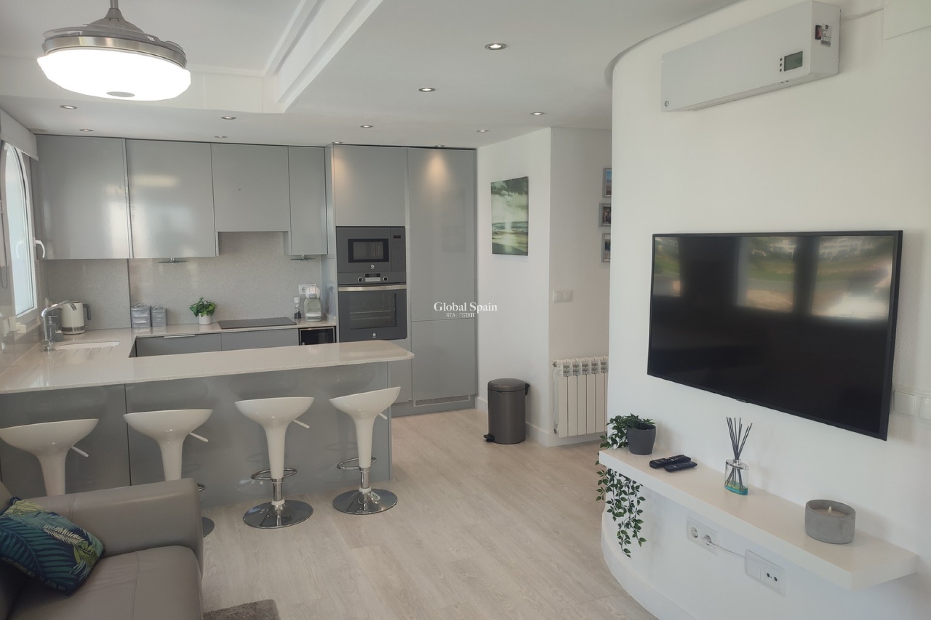Revente - PENTHOUSE -
SUCINA - Inland