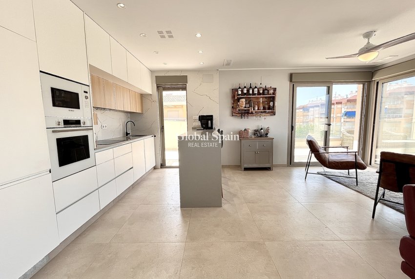 Revente - PENTHOUSE -
TORRE DE LA HORADADA - Costa Blanca