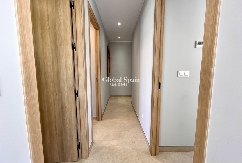 Revente - PENTHOUSE -
TORRE DE LA HORADADA - Costa Blanca