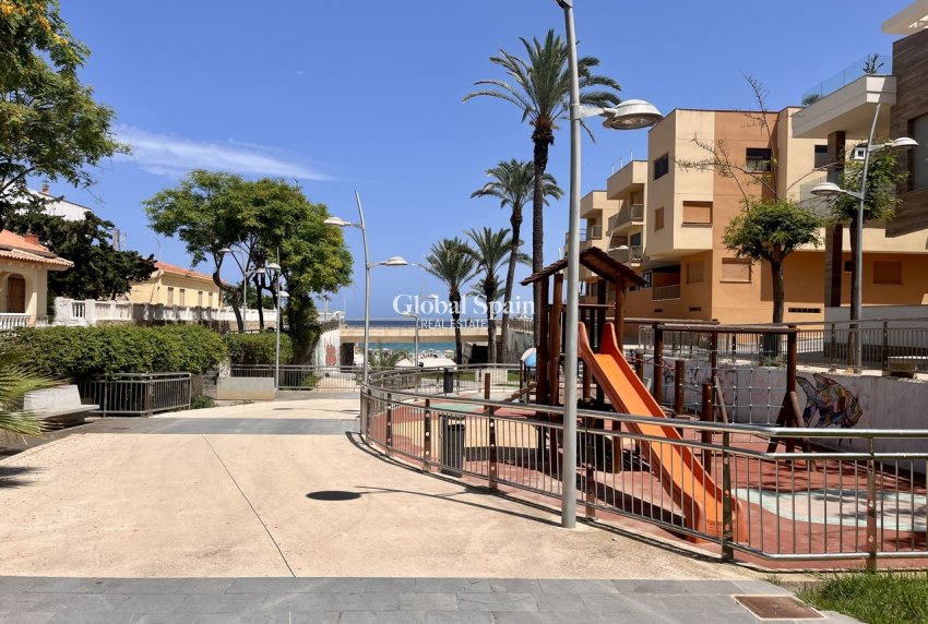 Revente - PENTHOUSE -
TORRE DE LA HORADADA - Costa Blanca