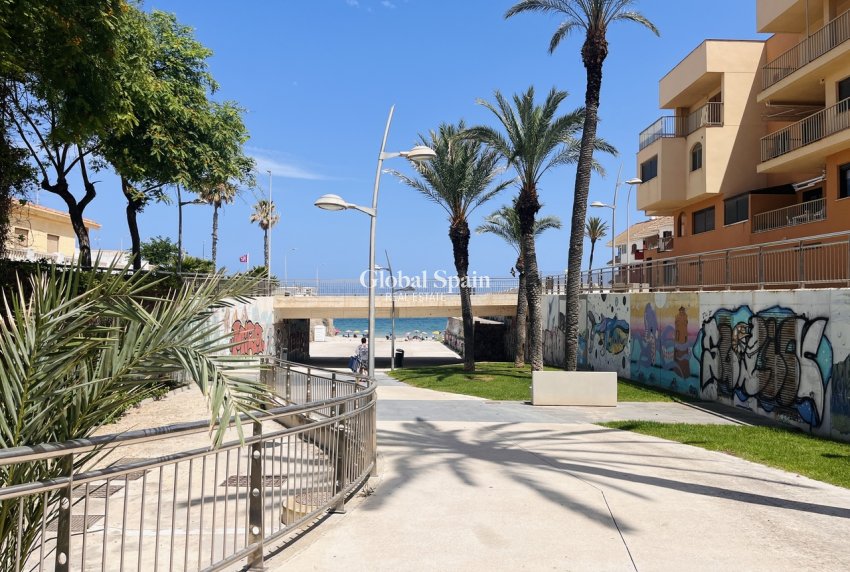 Revente - PENTHOUSE -
TORRE DE LA HORADADA - Costa Blanca