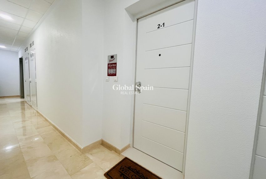 Revente - PENTHOUSE -
TORRE DE LA HORADADA - Costa Blanca