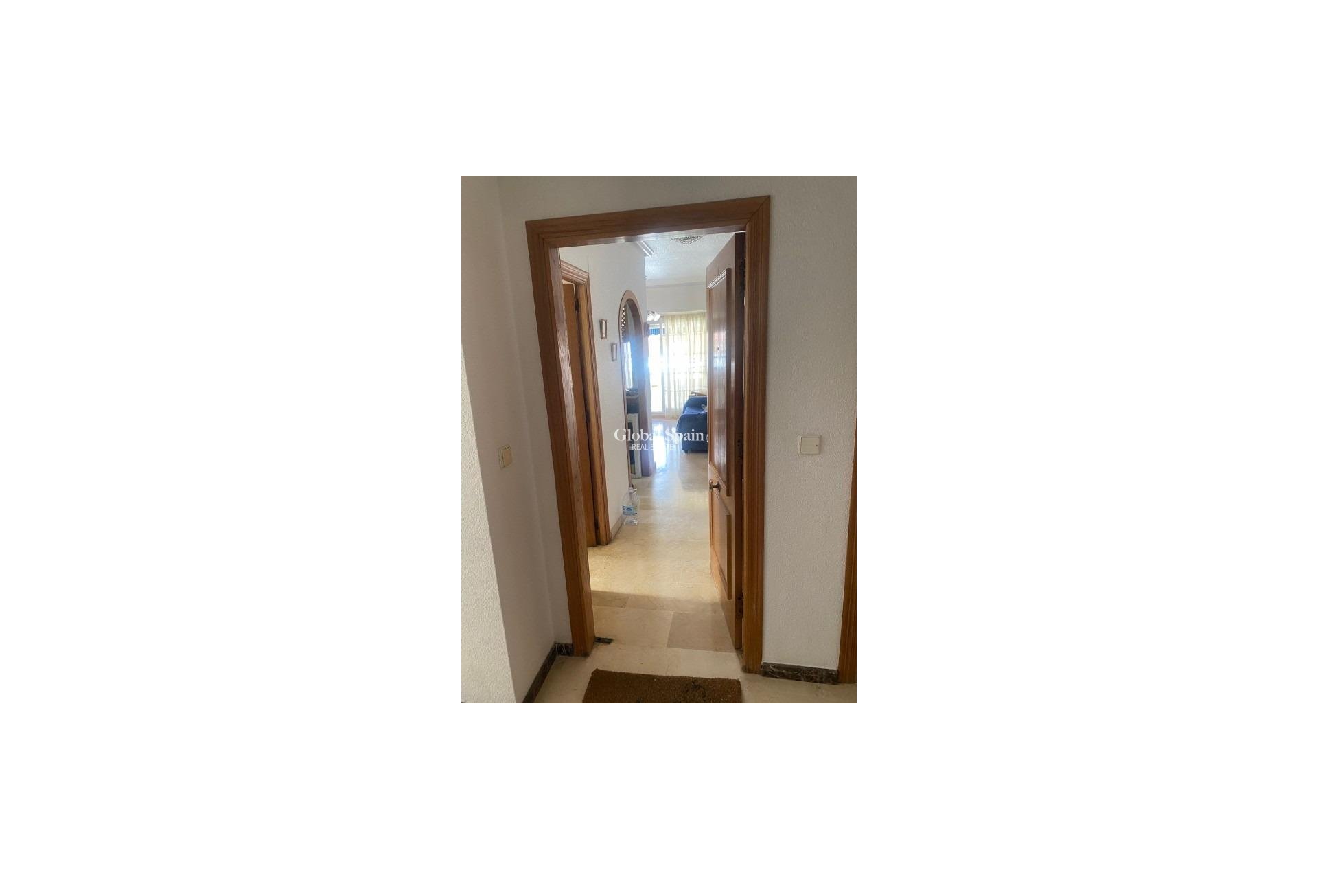 Revente - Penthouse -
TORREVIEJA - Center