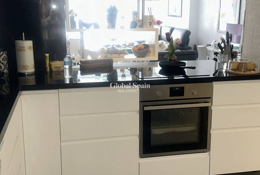 Revente - PENTHOUSE -
TORREVIEJA - Center