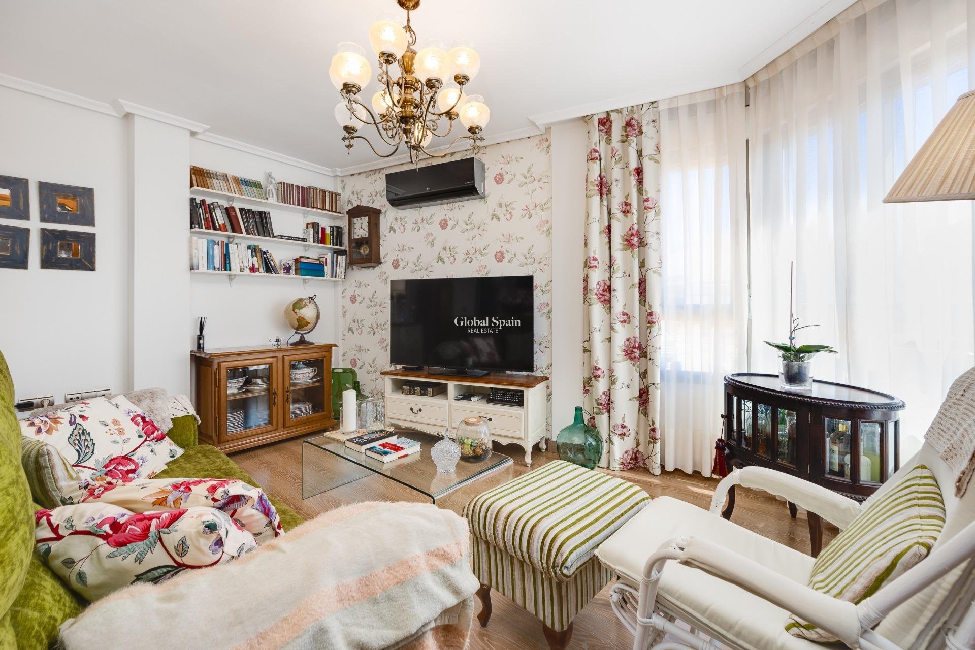 Revente - PENTHOUSE -
TORREVIEJA - Center