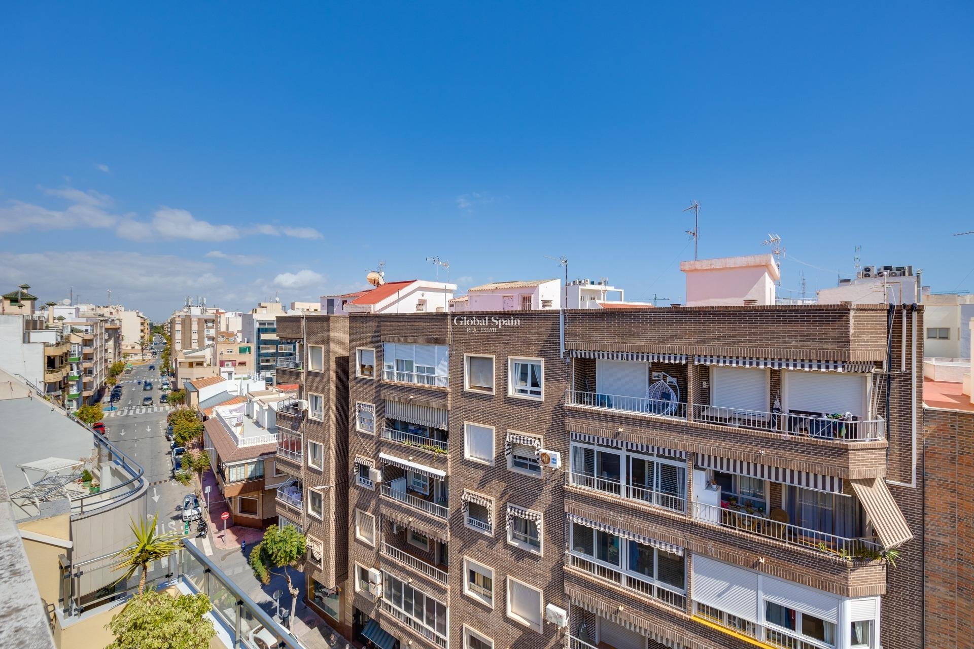 Revente - PENTHOUSE -
TORREVIEJA - Center