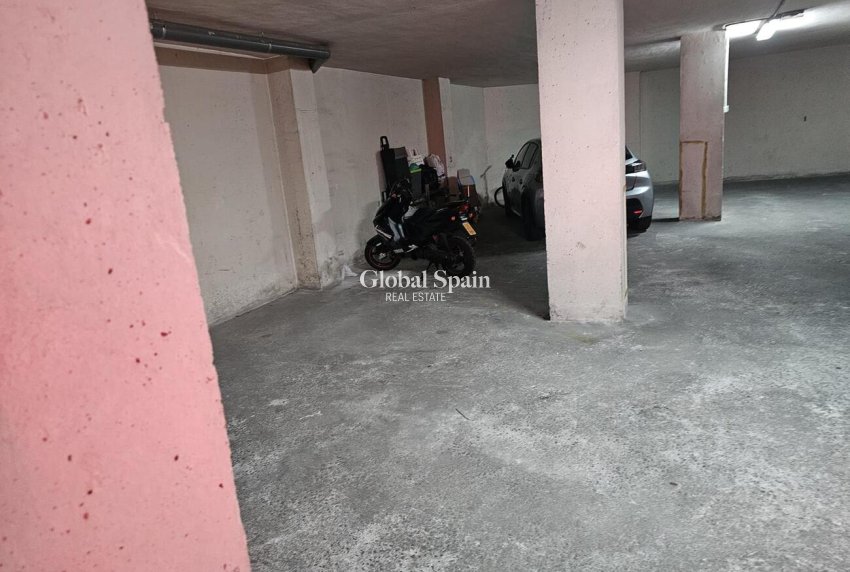 Revente - PENTHOUSE -
TORREVIEJA - CENTRE