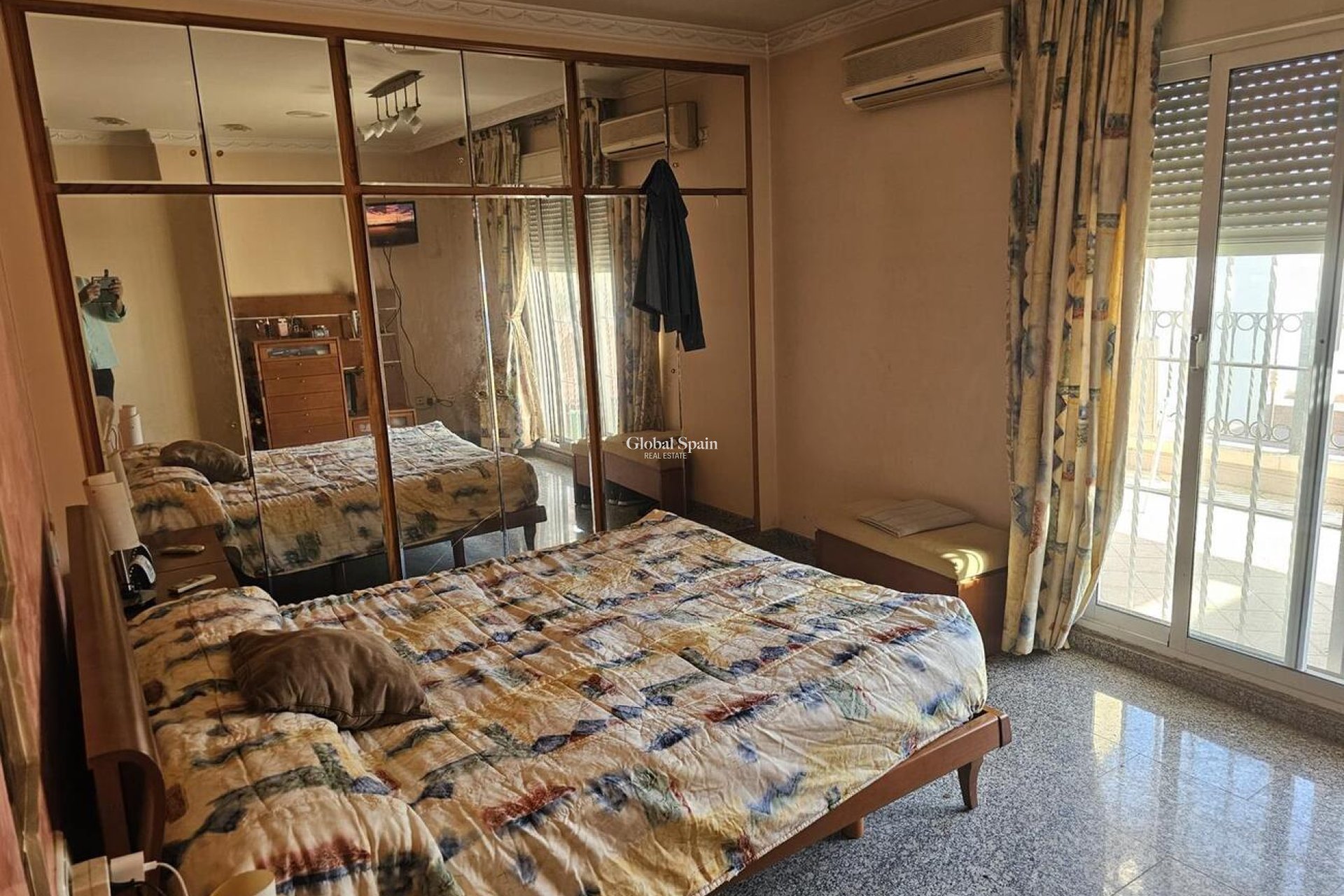 Revente - PENTHOUSE -
TORREVIEJA - CENTRE