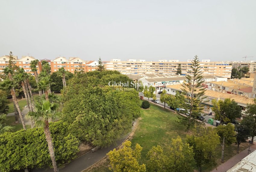 Revente - PENTHOUSE -
TORREVIEJA - Costa Blanca