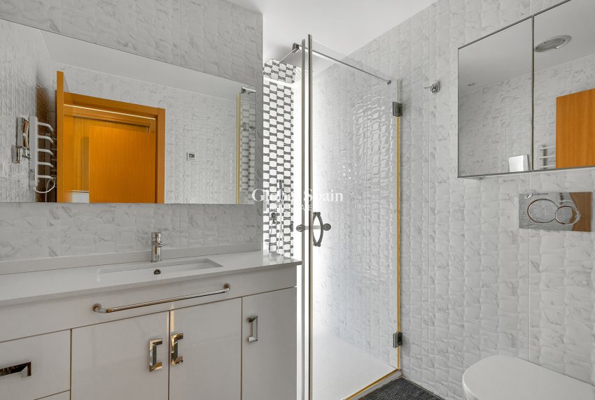 Revente - PENTHOUSE -
TORREVIEJA - Costa Blanca