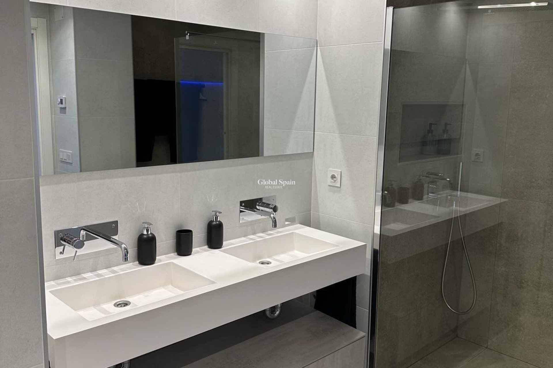 Revente - PENTHOUSE -
TORREVIEJA - El Acequión - Los Náufragos