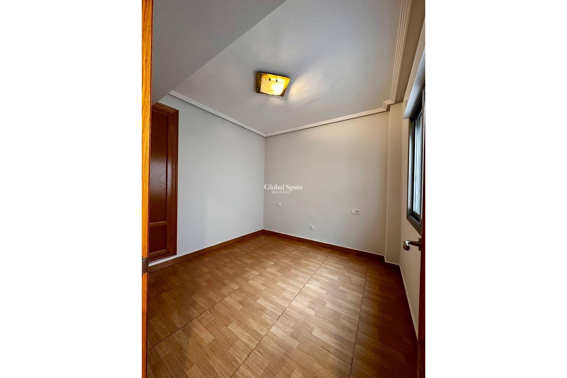 Revente - Penthouse -
TORREVIEJA - Estacion de autobuses