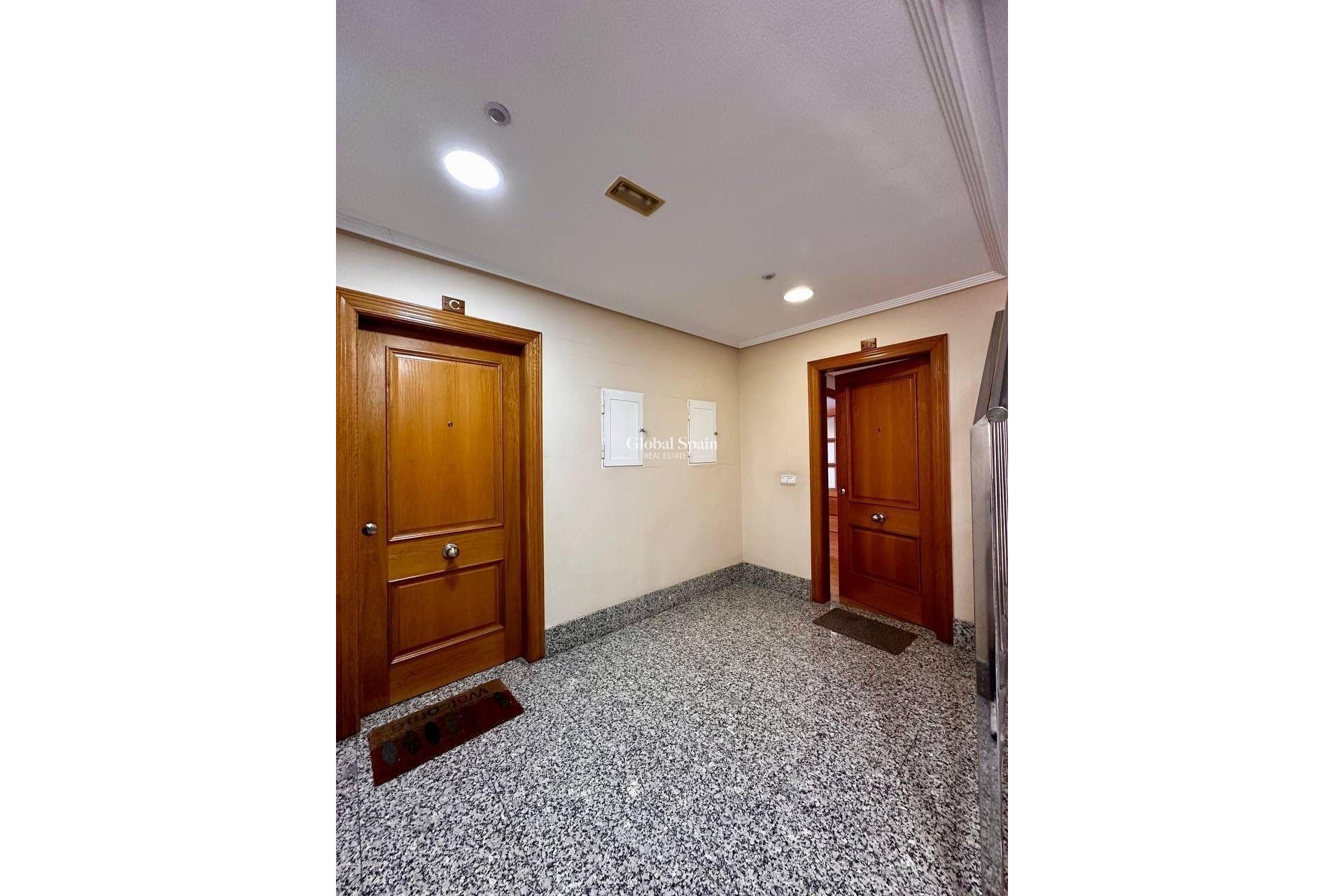 Revente - Penthouse -
TORREVIEJA - Estacion de autobuses