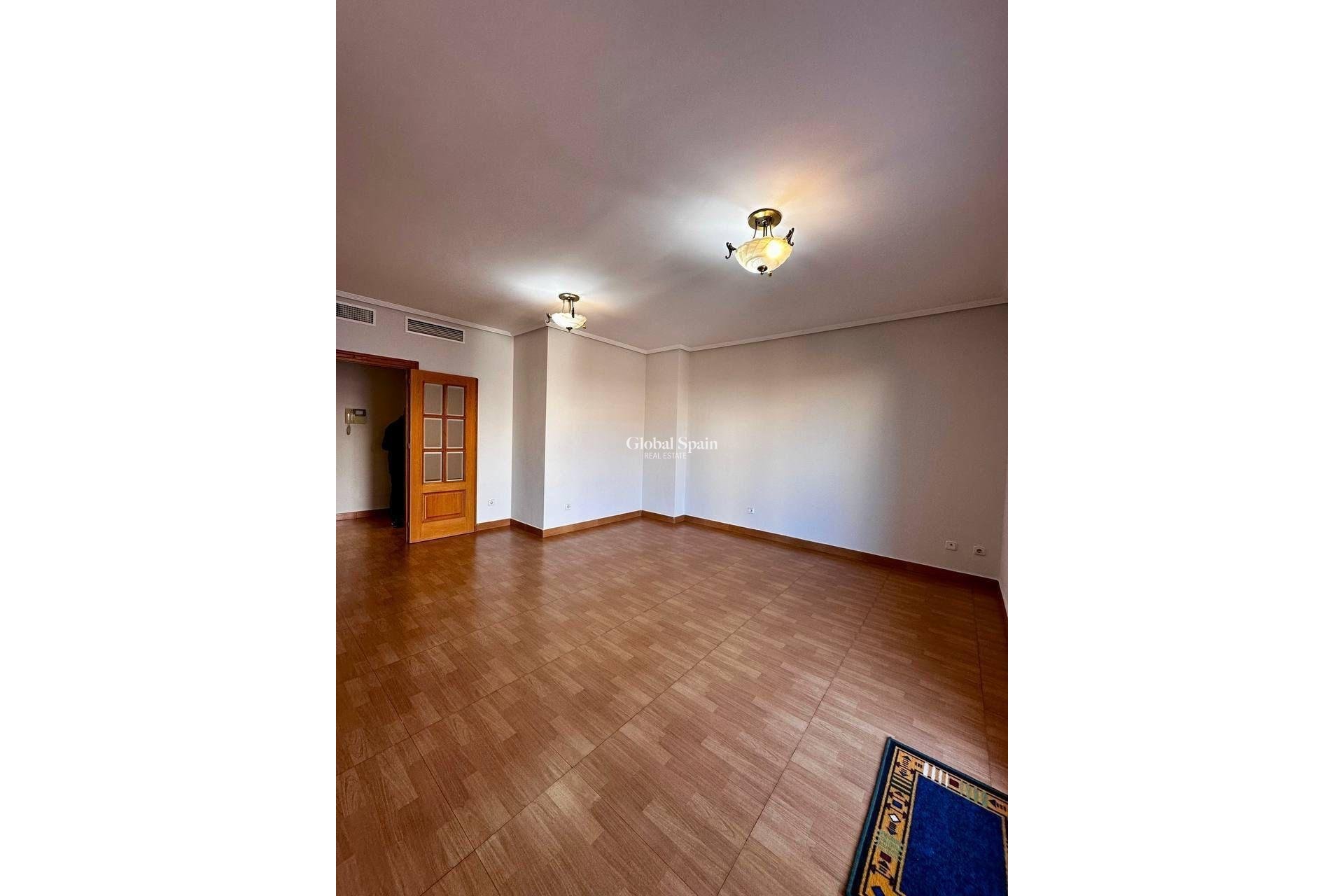 Revente - Penthouse -
TORREVIEJA - Estacion de autobuses