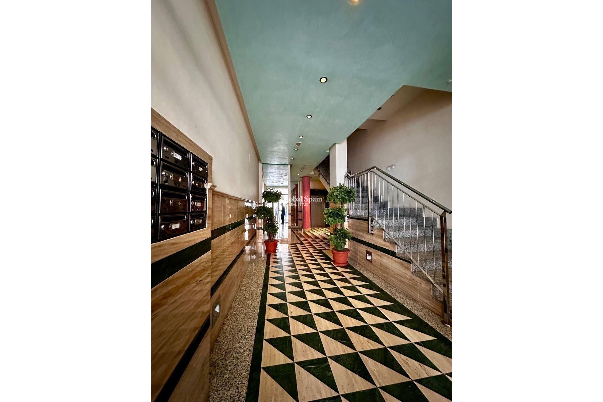 Revente - Penthouse -
TORREVIEJA - Estacion de autobuses