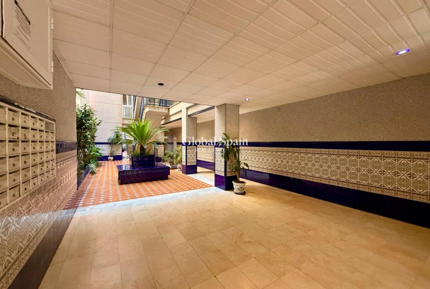 Revente - PENTHOUSE -
TORREVIEJA - Habaneras