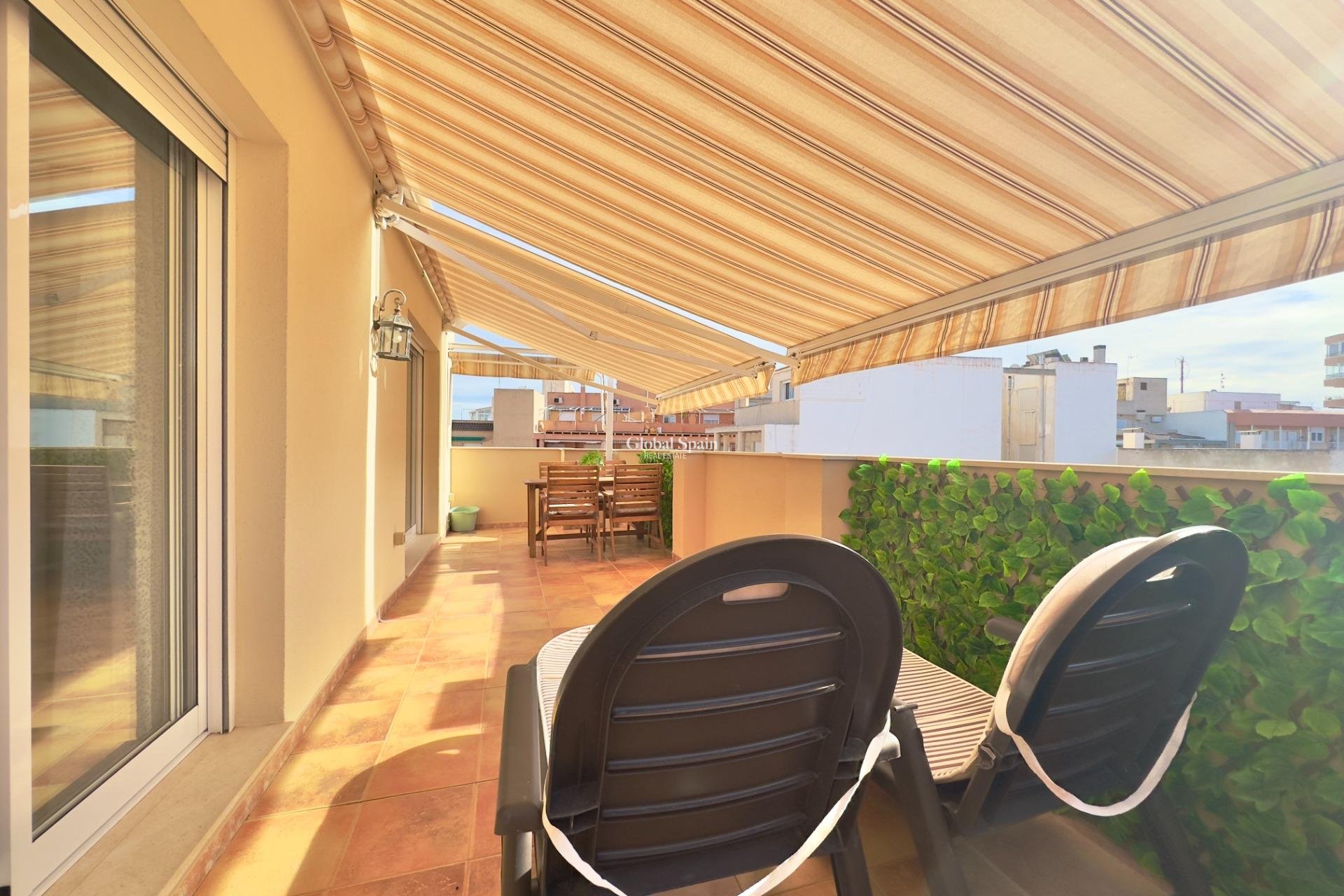 Revente - PENTHOUSE -
TORREVIEJA - La Mata pueblo