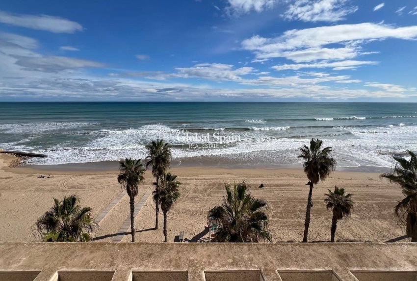 Revente - PENTHOUSE -
TORREVIEJA - La Mata pueblo