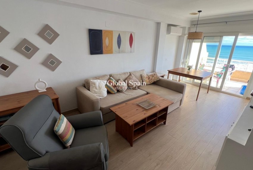 Revente - PENTHOUSE -
TORREVIEJA - La Mata pueblo