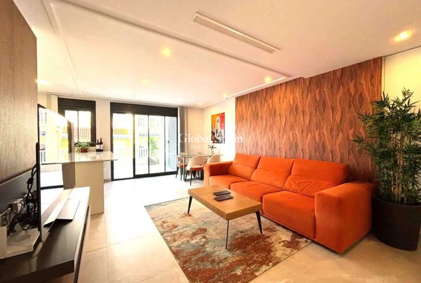 Revente - PENTHOUSE -
TORREVIEJA - Las Piscinas Naturales