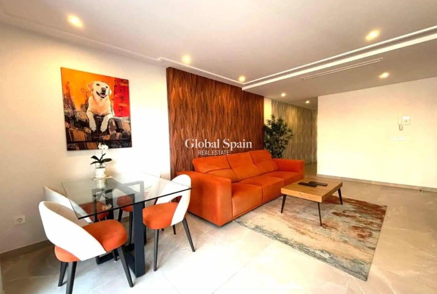 Revente - PENTHOUSE -
TORREVIEJA - Las Piscinas Naturales