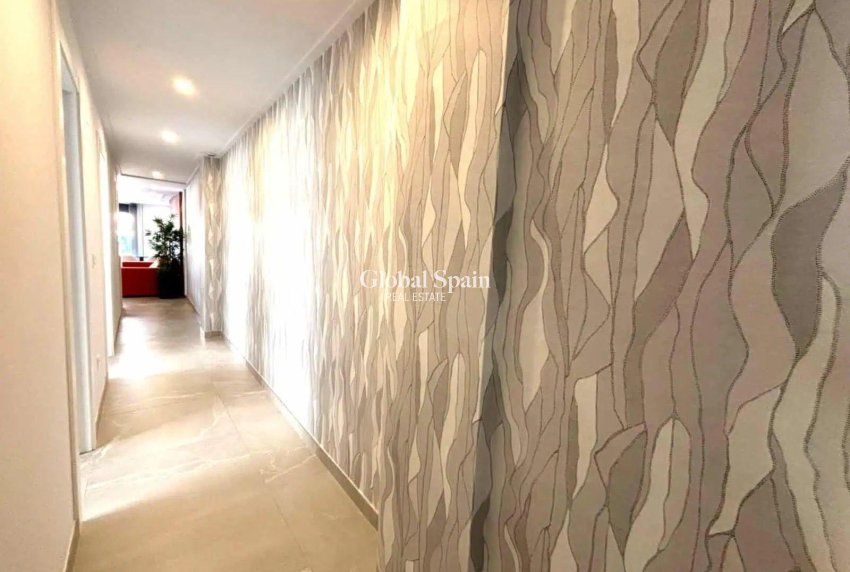 Revente - PENTHOUSE -
TORREVIEJA - Las Piscinas Naturales