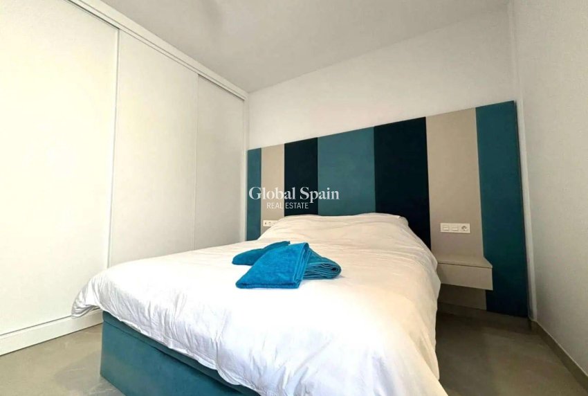 Revente - PENTHOUSE -
TORREVIEJA - Las Piscinas Naturales
