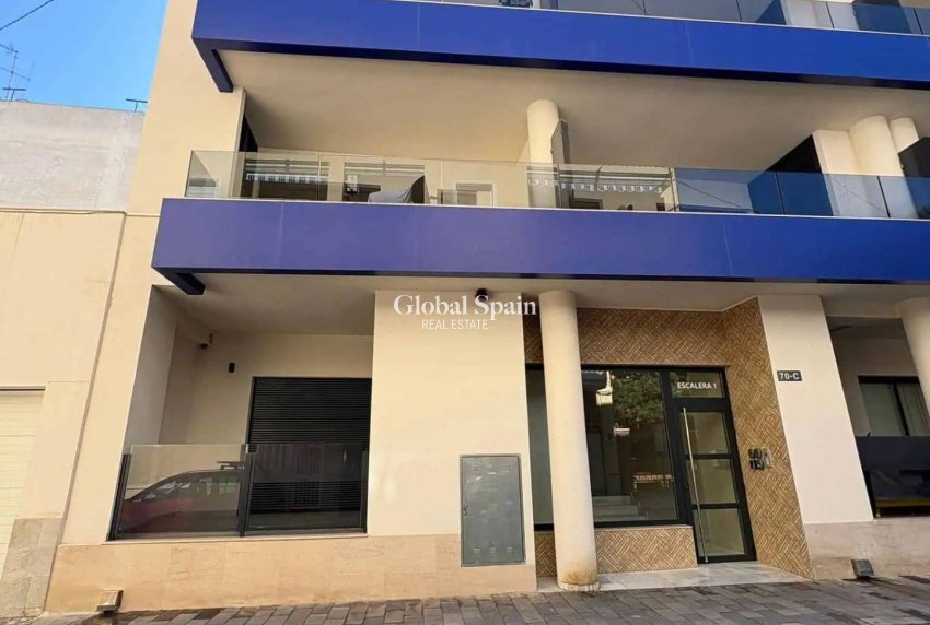 Revente - PENTHOUSE -
TORREVIEJA - Las Piscinas Naturales