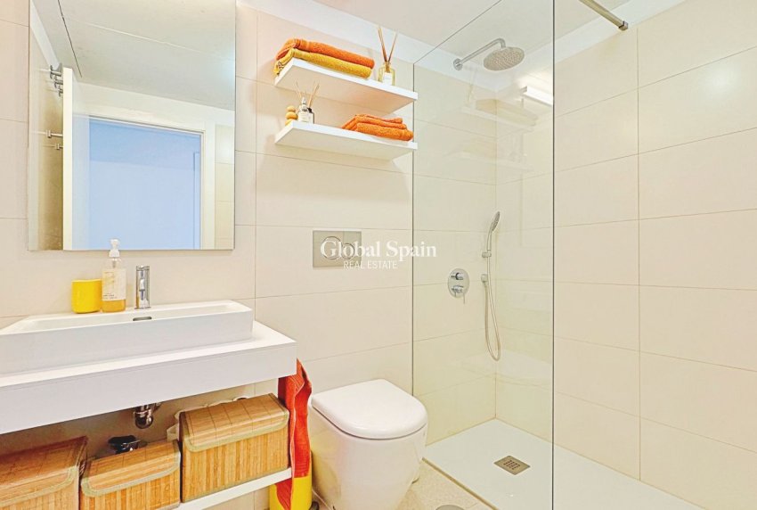 Revente - PENTHOUSE -
TORREVIEJA - LOS BALCONES - LOS ALTOS