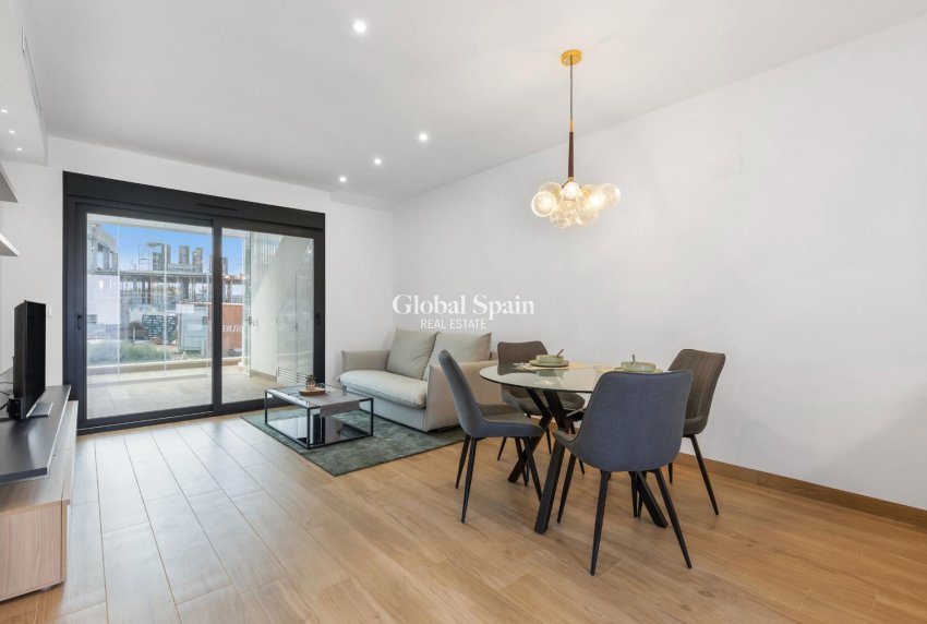 Revente - PENTHOUSE -
TORREVIEJA - LOS BALCONES - LOS ALTOS