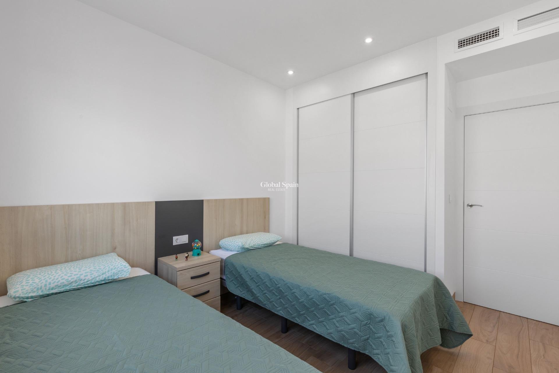 Revente - PENTHOUSE -
TORREVIEJA - LOS BALCONES - LOS ALTOS