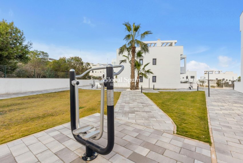 Revente - PENTHOUSE -
TORREVIEJA - LOS BALCONES - LOS ALTOS