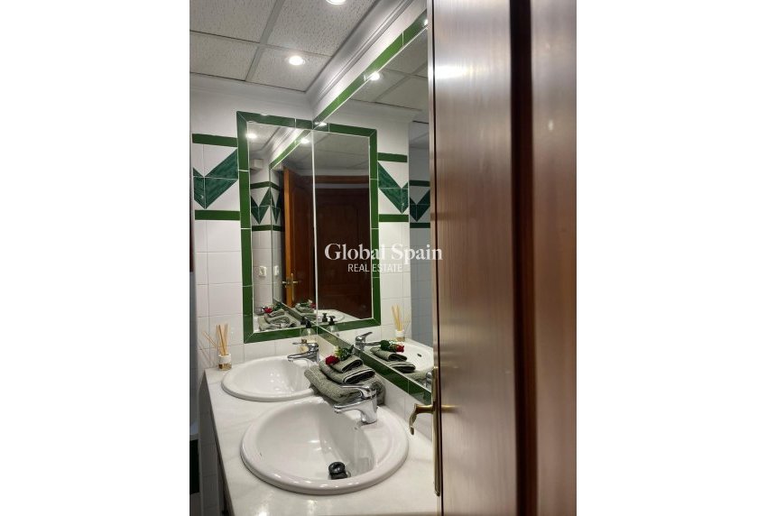 Revente - PENTHOUSE -
TORREVIEJA - Los Frutales