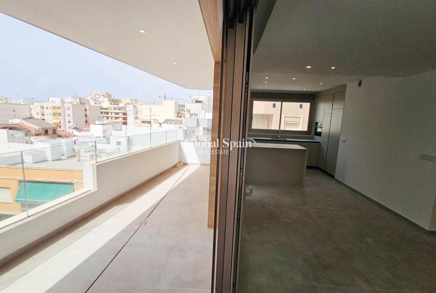 Revente - PENTHOUSE -
TORREVIEJA - Paseo maritimo
