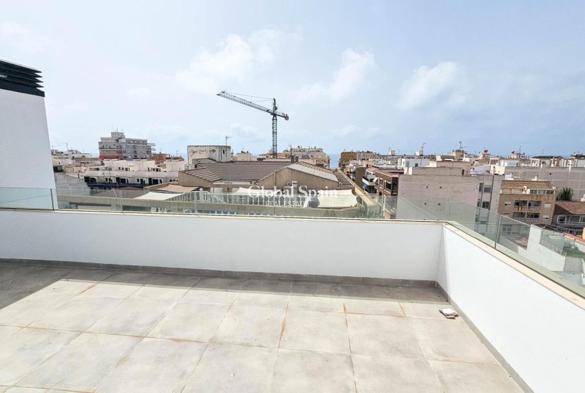 Revente - PENTHOUSE -
TORREVIEJA - Paseo maritimo