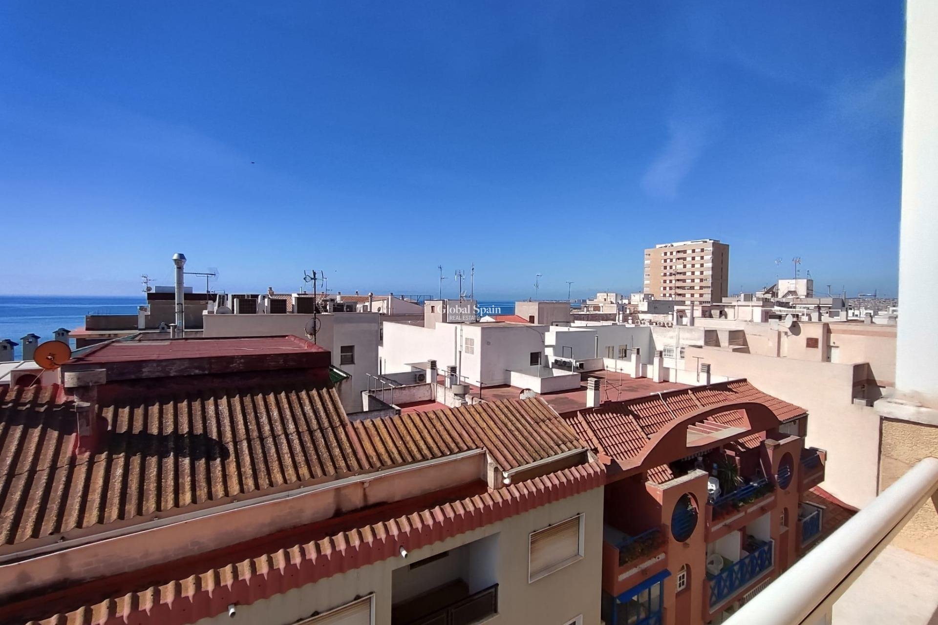 Revente - PENTHOUSE -
TORREVIEJA - Paseo maritimo