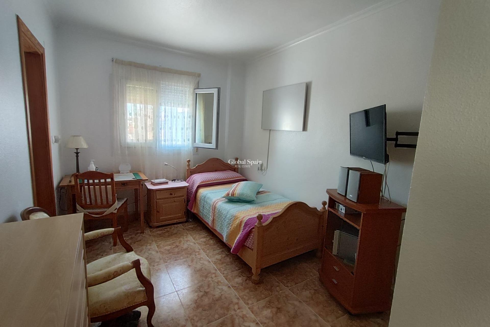 Revente - PENTHOUSE -
TORREVIEJA - Paseo maritimo