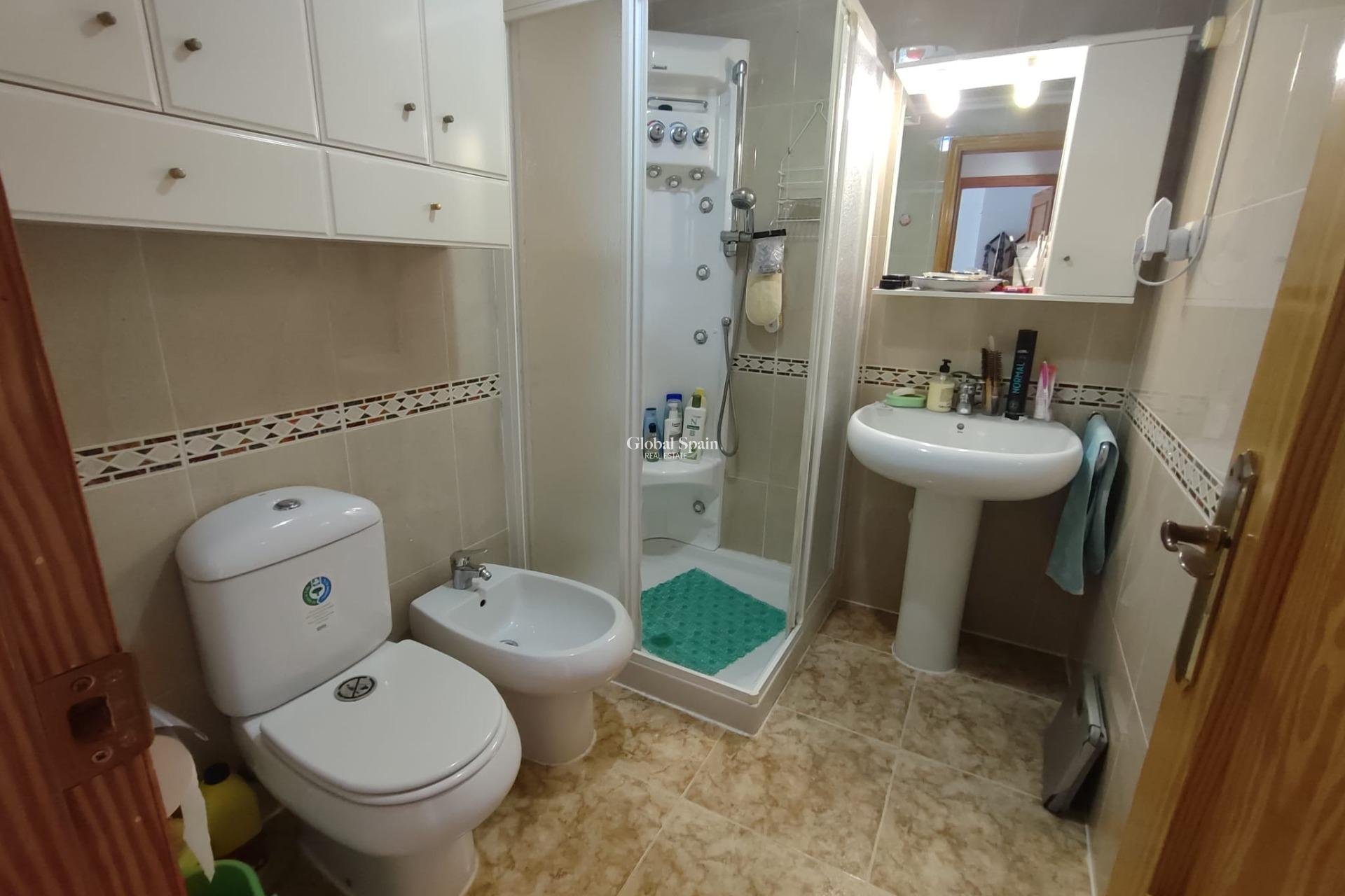 Revente - PENTHOUSE -
TORREVIEJA - Paseo maritimo