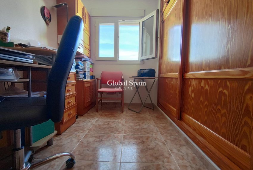 Revente - PENTHOUSE -
TORREVIEJA - Paseo maritimo